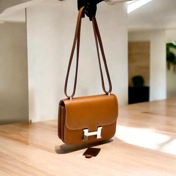 SOLD! HERMES Constance 18 Mini Gold Epsom Leather PHW. Stamp B! - Picture 6 of 16